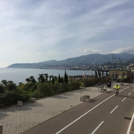 Lejlighed Sanremo, Piazza Colombo A Due Passi Dall'Ariston